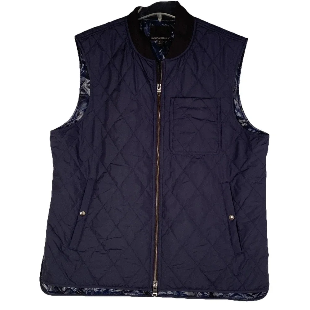 Men's Large Banana Republic Quilted Navy Zip Up‎ Vest With Zippered Pockets.